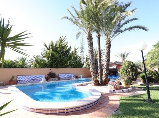 Torrevieja (El chaparral), Villa #CQ-JM-85937