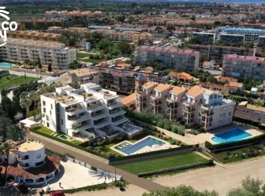 Luxury apartment with garden and private pool on the first line of Denia