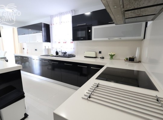 Vila s moderním zařízením v Cabo Roig