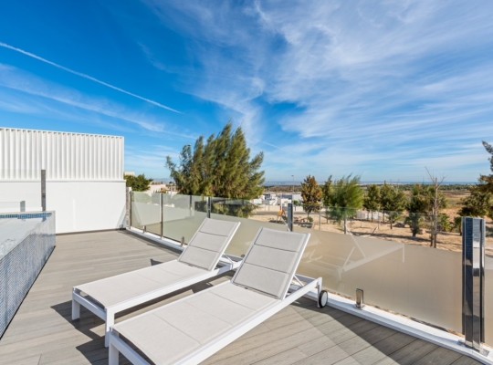 San Miguel de Salinas (Ciudad de las comunicaciones), Villa #CQ-GL-32200