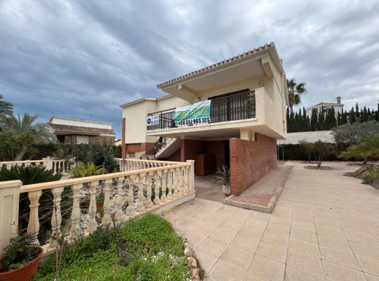 Orihuela Costa (La Zenia), Villa #CQ-BG-14298