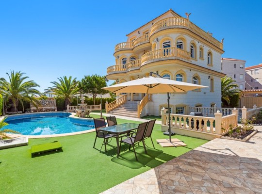 Orihuela Costa (Playa Flamenca), Villa #CQ-BG-96358