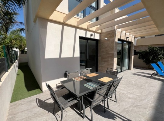 Los Montesinos (La Herrada), Villa #CQ-BT-36657