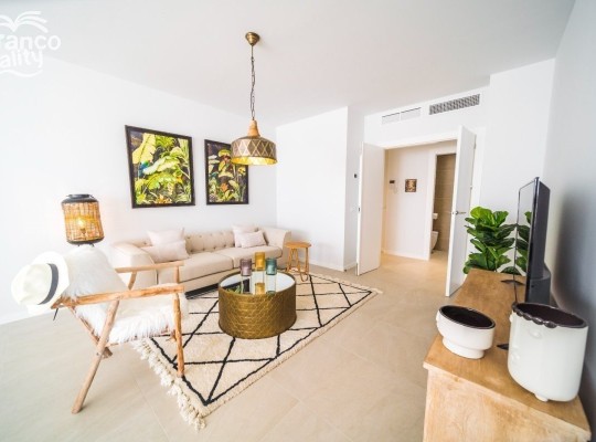 Nové apartmány 1. linie u pláže, Almerimar, Malaga- východ