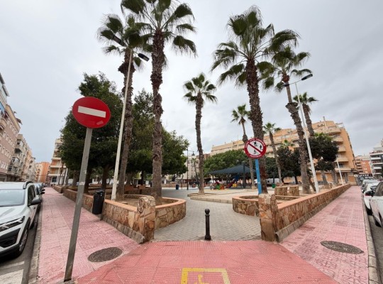 Apartmán ve výborné lokalitě, 200m od pláže Los Locos, Torrevieja