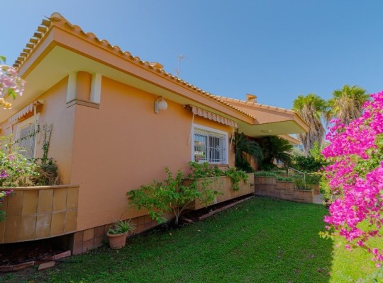 Campoamor, 
Villa   #ES-11513