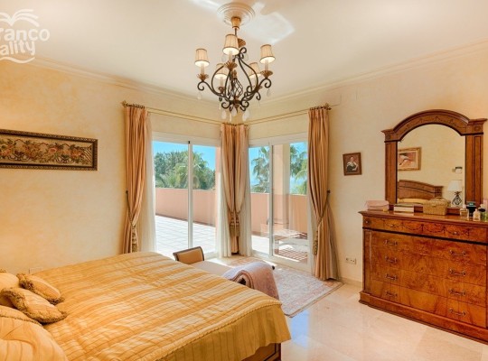 The Golden Mile (Costa del Sol), Villa - Detached #CM-R3291898