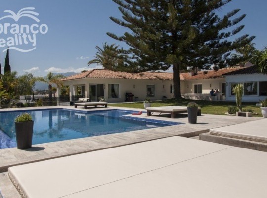 Elviria (Costa del Sol), Villa - Detached #CM-R3080911