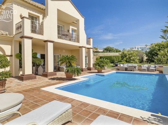 El Paraiso (Costa del Sol), Villa - Detached #CM-R4062019