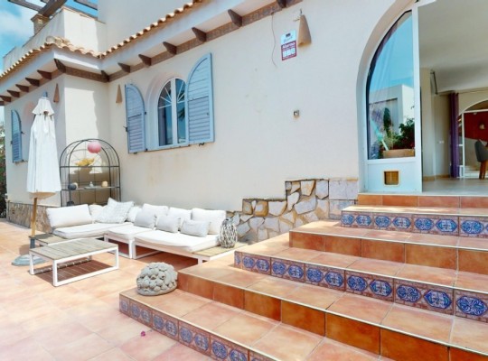 Orihuela Costa (La Zenia), Villa #CQ-WN-90261
