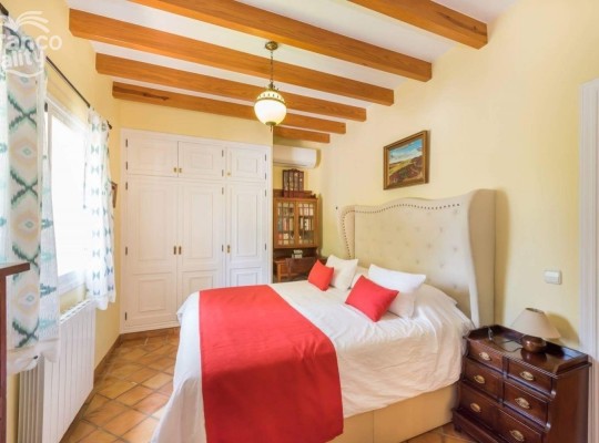 BEAUTIFUL RUSTIC FINCA WITH VACATIONAL LICENSE