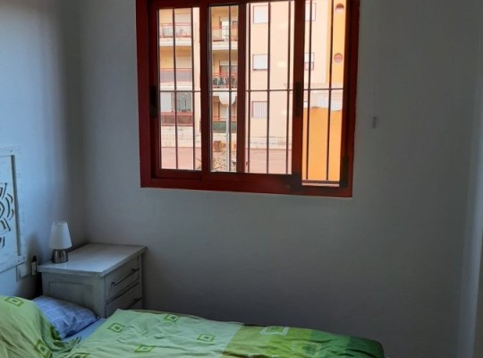 Přízemní apartmán se 2 ložnicemi ve městě Villajoyosa, Costa Blanca Sever.