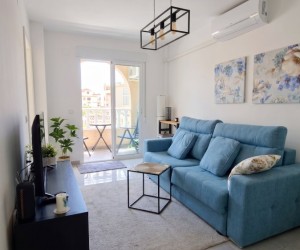 Kompletně zrekonstruovaný apartmán s bazénem v centru Torrevieja