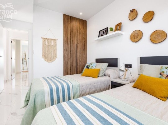 Apartmány s vyhřívaným bazénem blízko pláží Guardamar