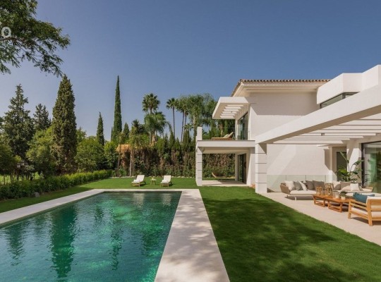 El Paraiso (Costa del Sol), Villa - Detached #CM-R4021516