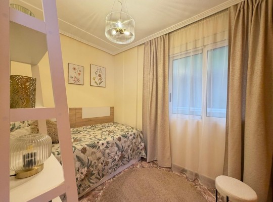 Apartmán ve výborné lokalitě, 200m od pláže Los Locos, Torrevieja