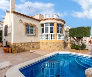 San Miguel de Salinas, Villa #CQ-837