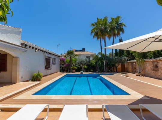 Orihuela Costa (Punta Prima), Villa #CQ-KB-42391