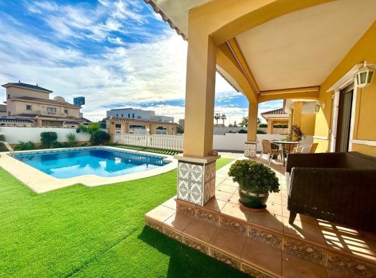 Orihuela Costa (Cabo Roig), Villa #CQ-UR-18903