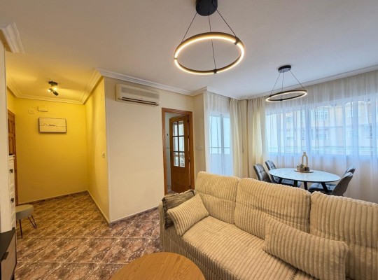 Apartmán ve výborné lokalitě, 200m od pláže Los Locos, Torrevieja