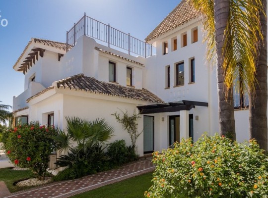 Marbella (Costa del Sol), Villa - Detached #CM-R3918733