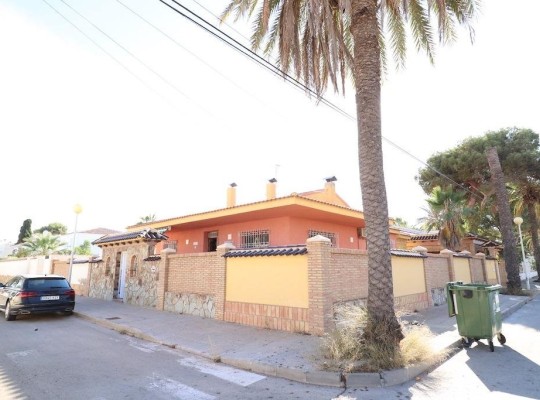Cabo Roig (MUY CERCA DE LA PLAYA), Villa #CQ-JM-43435