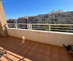 Apartmán s garáží a velkou terasou v centru, Torrevieja
