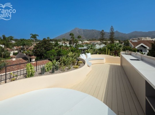 The Golden Mile (Costa del Sol), Villa - Detached #CM-R4133539