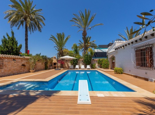 Orihuela Costa (Punta Prima), Villa #CQ-KB-42391