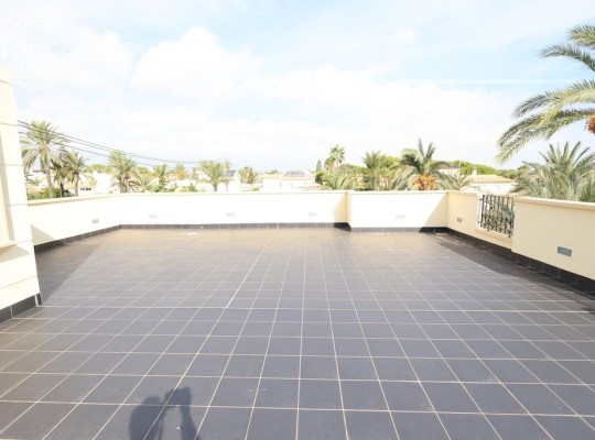 Vila s moderním zařízením v Cabo Roig