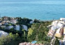Luxusní apartmány s velkou terasou i zahradou, výhled na moře, Benalmadena