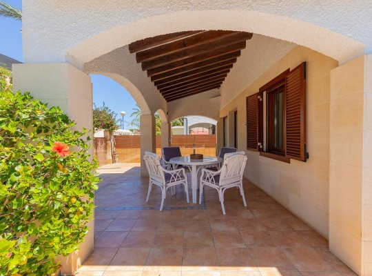 Orihuela Costa (Punta Prima), Villa #CQ-KB-42391